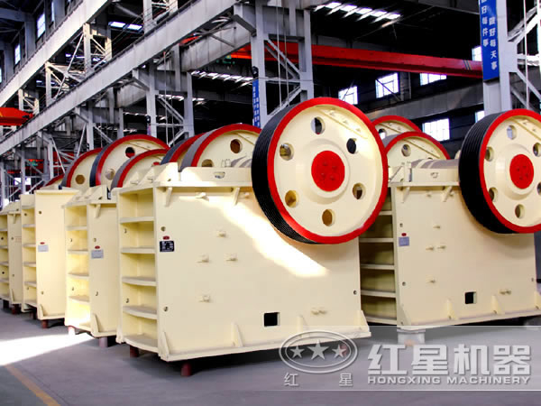 pe600x900Щековая дробилка