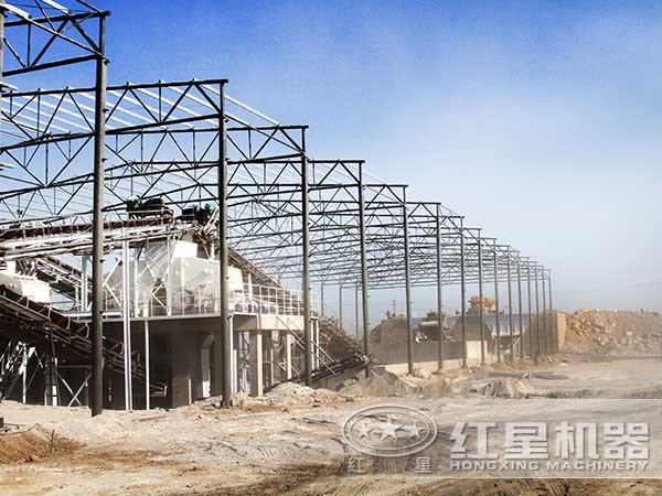 Производственная площадка ударной дробилки мощностью 3000 тонн в сутки